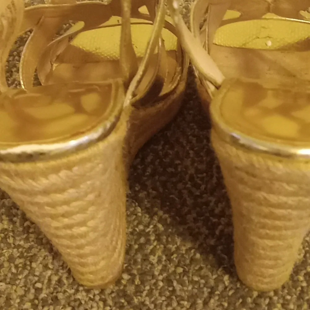 Michael kors gold faux animal skin  espiradilles sandals size 9